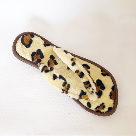 Cheetah leopard fuzzy slippers - Picture 4 of 7